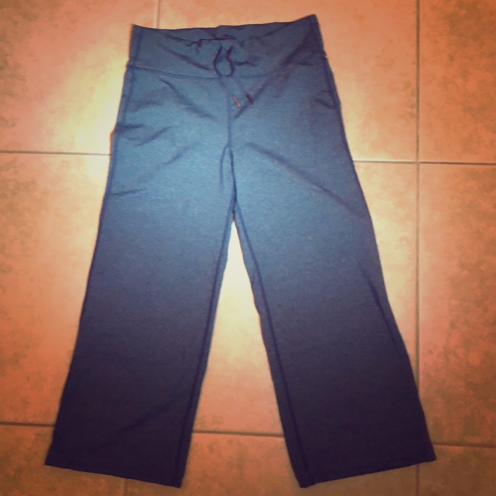 Lululemon grey Capri length yoga pants